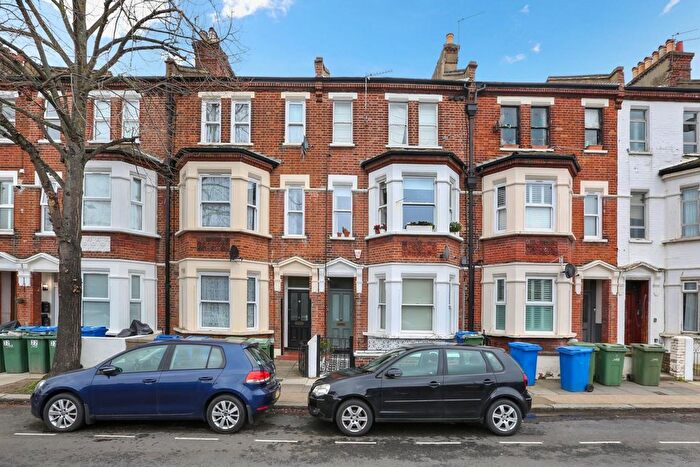 1 Bedroom Flat For Sale In Valmar Road, London, SE5