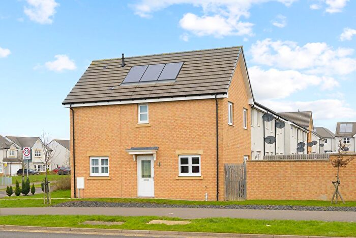 3 Bedroom End Terrace House For Sale In Dunnock Road, Dunfermline, KY11