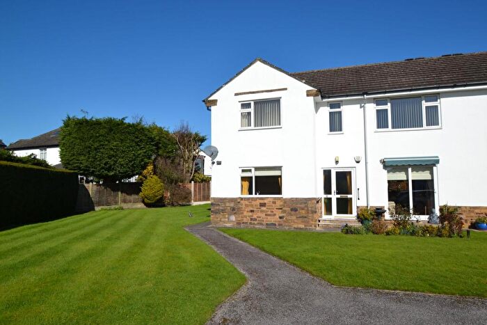 2 Bedroom Apartment For Sale In Tranfield Court, Guiseley, LS20