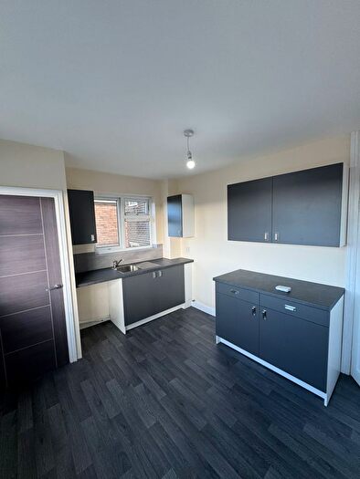2 Bedroom Flat To Rent In Cardigan Close, Batley, WF17