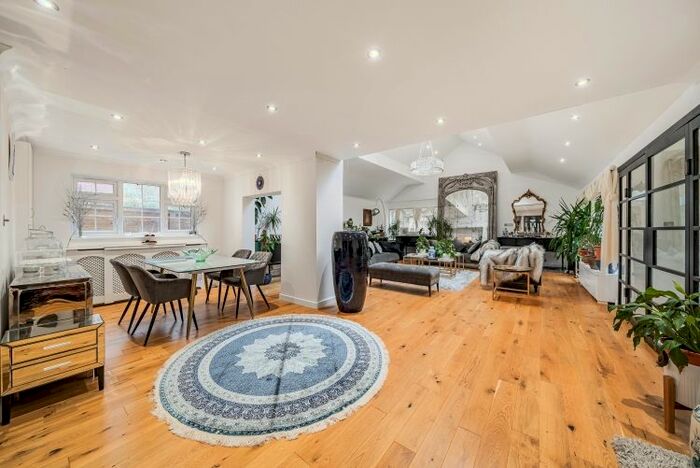 5 Bedroom Flat To Rent In Henley Drive, Kingston, KT2