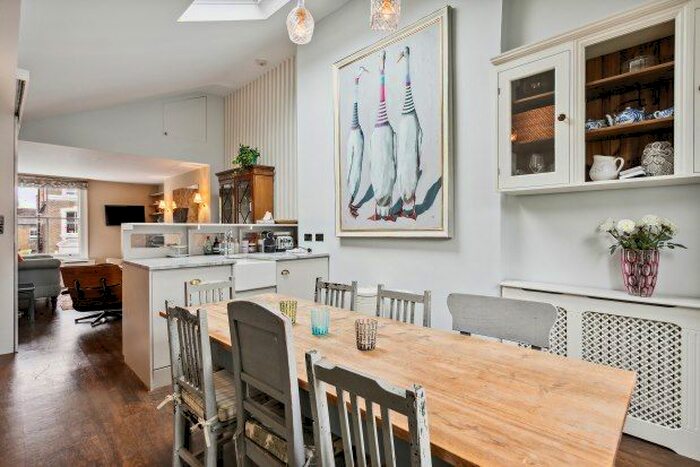 2 Bedroom Flat To Rent In Leamington Road Villas, London, W11