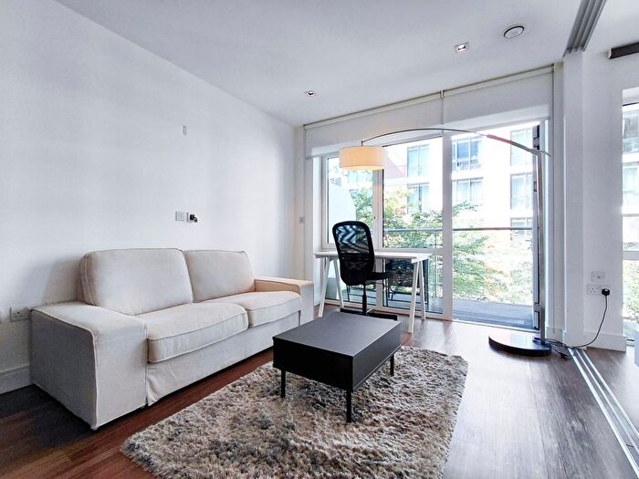 1 Bedroom Flat For Sale In Belgravia House, Dickens Yard, Ealing, London, W5