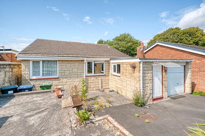 2 Bedroom Detached Bungalow For Sale In Hartside Crescent, Winlaton, NE21