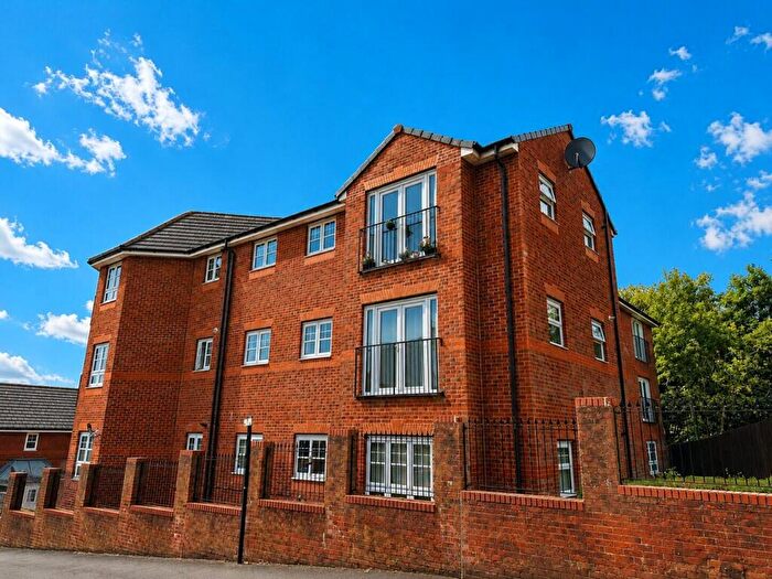 2 Bedroom Apartment For Sale In Elmstone Drive, Royton, Oldham, OL2