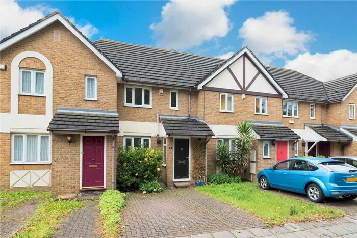2 Bedroom Detached House To Rent In Farrow Lane, London, SE14