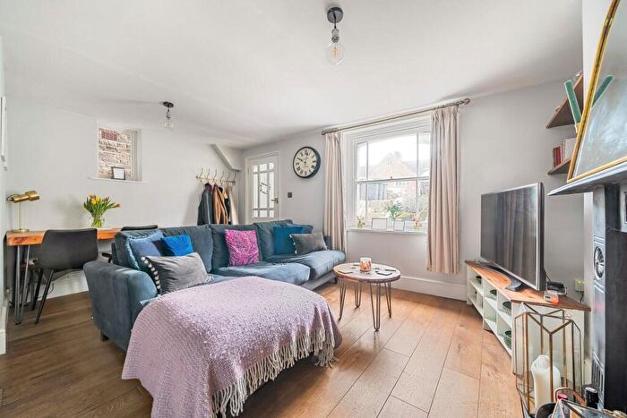 2 Bedroom Flat For Sale In Devonshire Road, Forest Hill, SE23