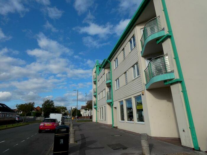 2 Bedroom Flat To Rent In Milvil Road, Lee-On-The-Solent, PO13