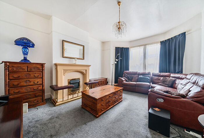 2 Bedroom Apartment For Sale In Surrey Road, Bristol, Somerset, BS7