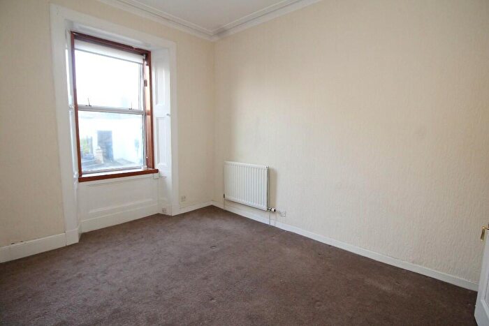 2 Bedroom Flat For Sale In East Clyde Street, Helensburgh, G84