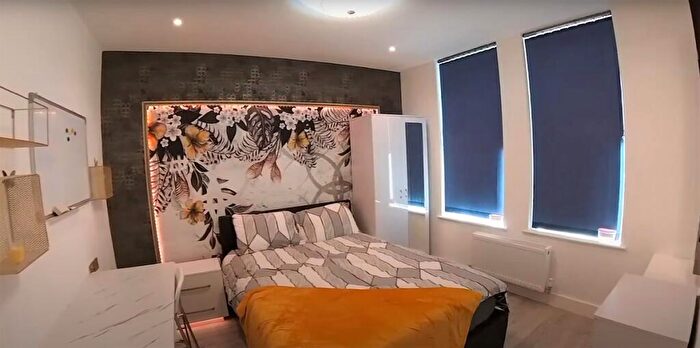 7 Bedroom House To Rent In Albion Road, Manchester, M14