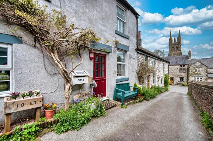 4 Bedroom Terraced House For Sale In High Street, Tideswell, Buxton, SK17