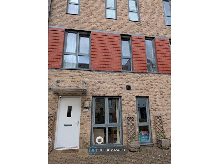 2 Bedroom Maisonette To Rent In Fitzgerald Place, Cambridge, CB4