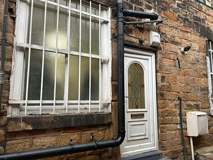 1 Bedroom Flat To Rent In Daisy Hill, Dewsbury, West Yorkshire, WF13