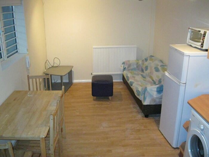 1 Bedroom Flat To Rent In Church Lane, London, N2