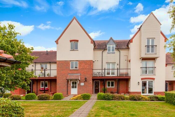 3 Bedroom Apartment To Rent In Marina Way, Abingdon, OX14