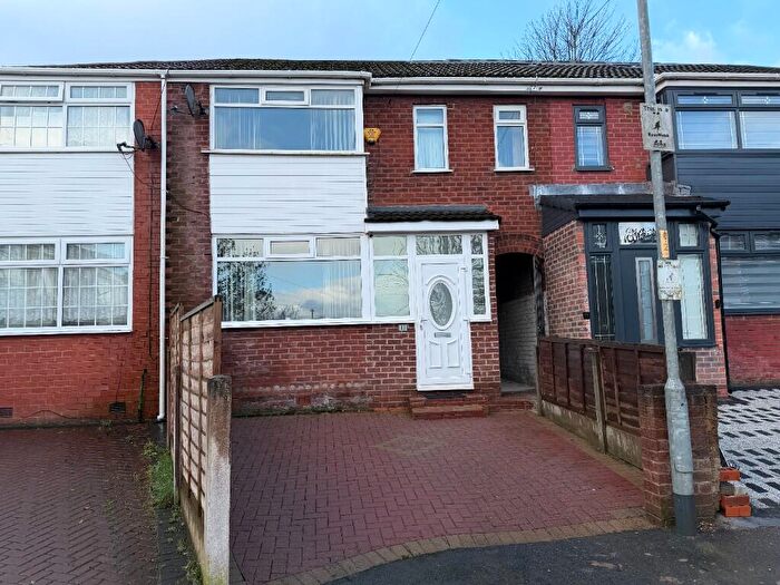 3 Bedroom Town House For Sale In Lichfield Drive, Manchester, Greater Manchester, M8