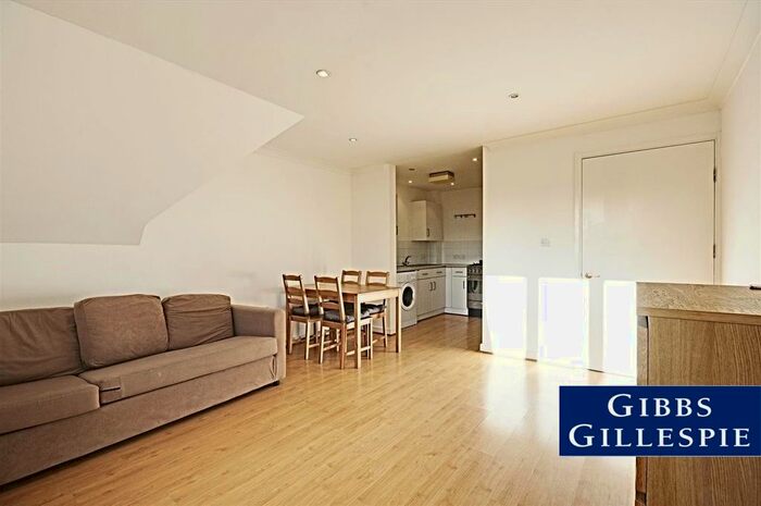 2 Bedroom Flat To Rent In The Ham, Brentford, TW8