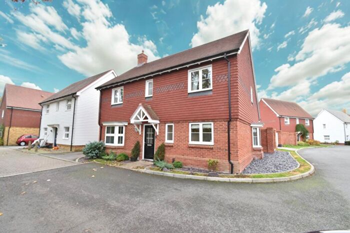 4 Bedroom Detached House For Sale In Seal Drive, Harrietsham, Maidstone, ME17