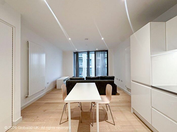 1 Bedroom Flat For Sale In Starboard Way, London, E16