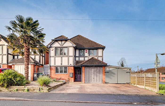 4 Bedroom Detached House For Sale In Tile Kiln Lane, Hemel Hempstead, Hertfordshire, HP3