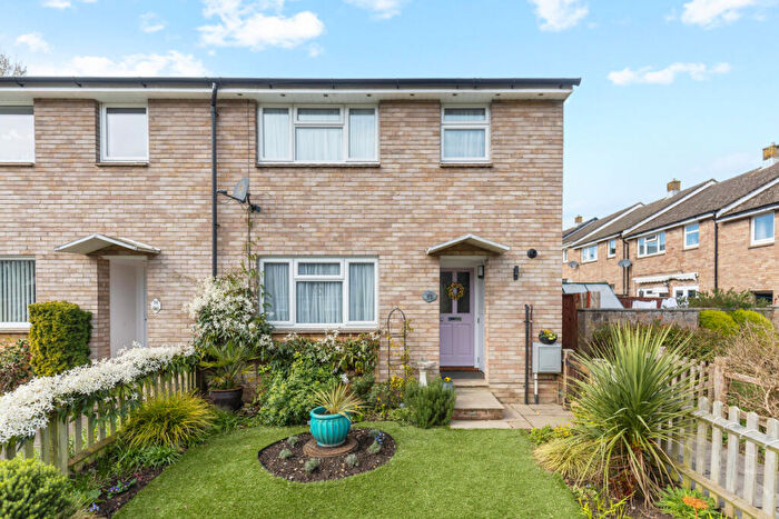 3 Bedroom End Of Terrace House For Sale In Mead Way, Midhurst, GU29