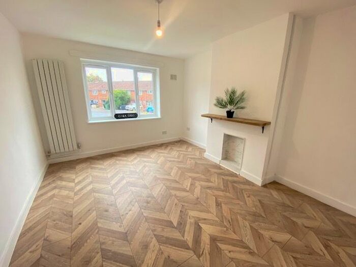 3 Bedroom Property To Rent In Great Elms Road, Hemel Hempstead, HP3