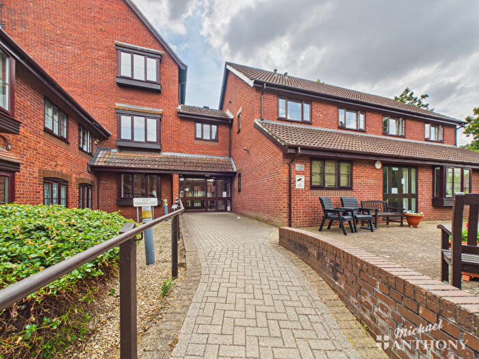 1 Bedroom Flat For Sale In Beaconsfield Road, Aylesbury, HP21