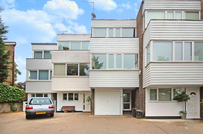 3 Bedroom Property To Rent In Augustus Road, Southfields, London, SW19