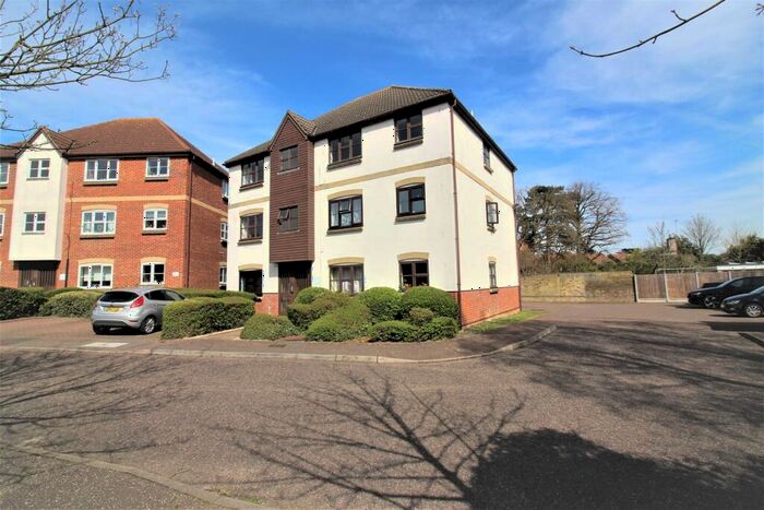 2 Bedroom Apartment To Rent In Mead Path, Chelmsford, CM2