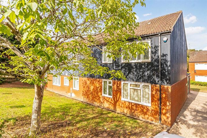 1 Bedroom Flat For Sale In Hetherington Way, Ickenham, UB10