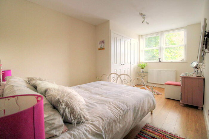 2 Bedroom Flat To Rent In Seaside, Eastbourne, BN22
