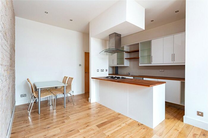 2 Bedroom Flat To Rent In Thrawl Street, London, E1
