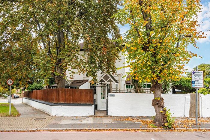 5 Bedroom Property For Sale In The Avenue, St Margarets, TW1