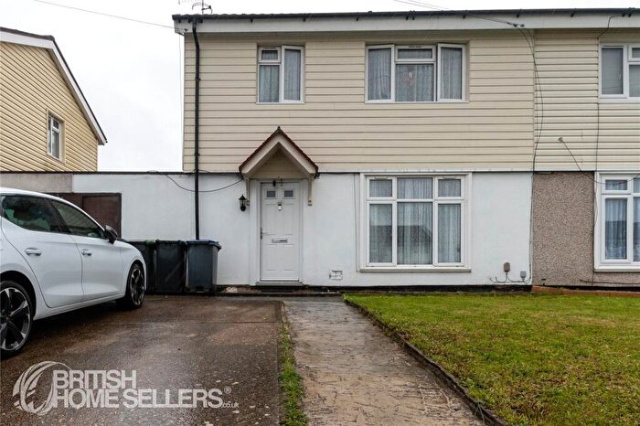 3 Bedroom Semi Detached House For Sale In East Street, Canterbury, Kent, CT1