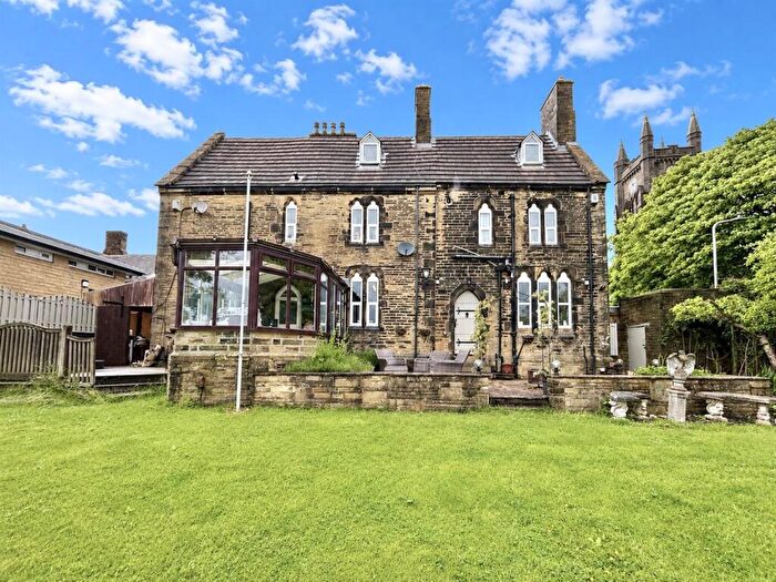 5 Bedroom Link Detached House For Sale In Russell Hall Lane, Queensbury, Bradford, BD13