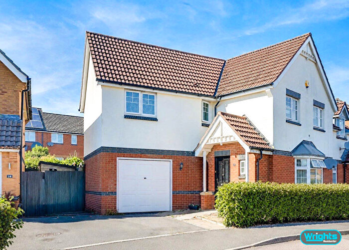4 Bedroom Semi Detached House To Rent In Walmesley Chase, Trowbridge, BA14