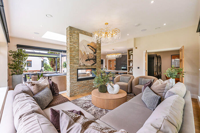 5 Bedroom Detached House For Sale In Coppice Hanger, Pulborough, RH20
