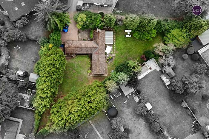 4 Bedroom Detached House For Sale In Farm Field, Cassiobury, Watford, Hertfordshire, WD17