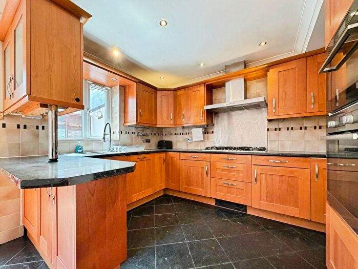 4 Bedroom Semi-detached House To Rent In The Drive, Hounslow, TW3