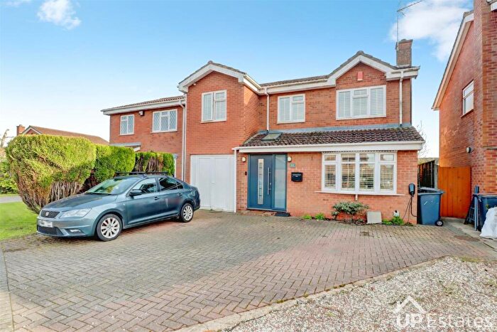 4 Bedroom Detached House For Sale In Tiverton Drive, Horestone Grange, Nuneaton, CV11