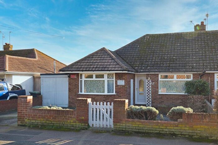 2 Bedroom Bungalow For Sale In Fair Street, Broadstairs, Kent, CT10