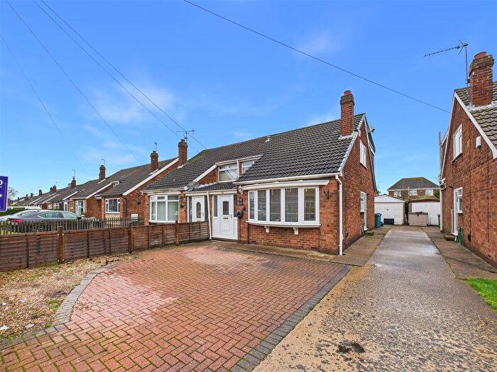 3 Bedroom Semi Detached House For Sale In Randsfield Avenue, Brough, HU15