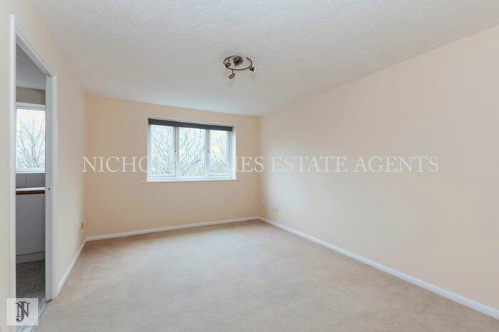 1 Bedroom Flat To Rent In Buchanan Close, London, N21