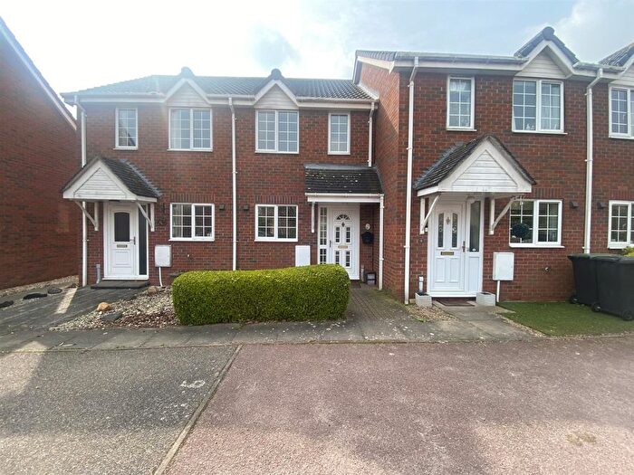 2 Bedroom Terraced House To Rent In Honeysuckle Close, Biggleswade, SG18
