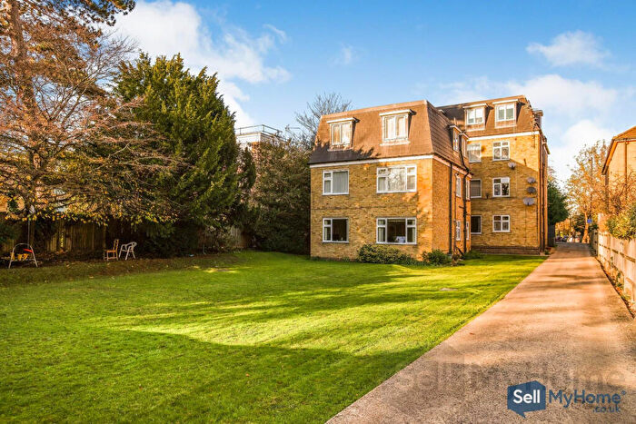 2 Bedroom Flat For Sale In Walton Court, Warham Road, South Croydon, CR2