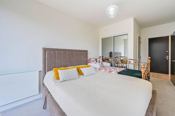 2 Bedroom Flat For Sale In Flour Millers House, , Docklands, London, E14