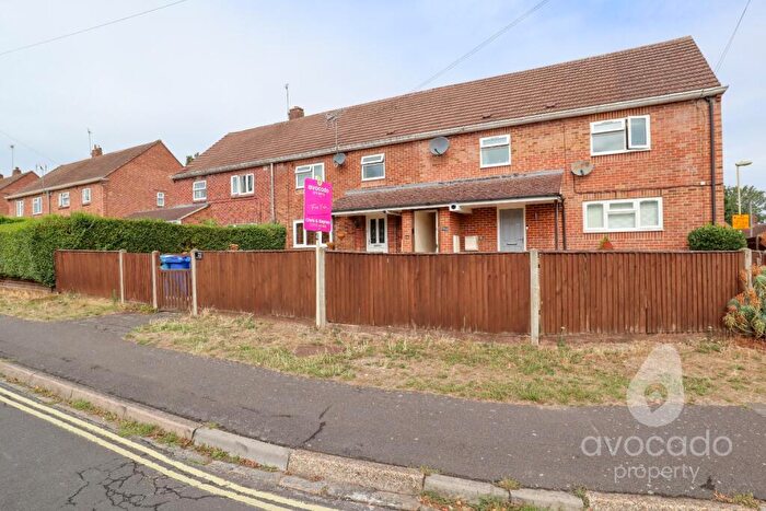 1 Bedroom Apartment For Sale In Somerville Crescent, Yateley, Hampshire, GU46