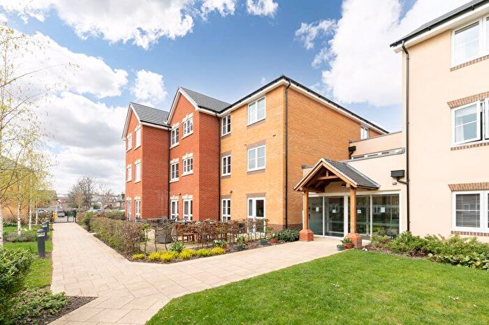 1 Bedroom Flat To Rent In Churchfield Road, Walton-On-Thames, KT12