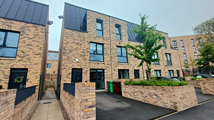 3 Bedroom End Of Terrace House For Sale In Downley Drive, Ancoats, M4